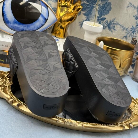 🆕 KURT GEIGER LONDON 🧿 NWOB Meena Eagle Platform Slides Sz EU 40 US 9 - Picture 15 of 15